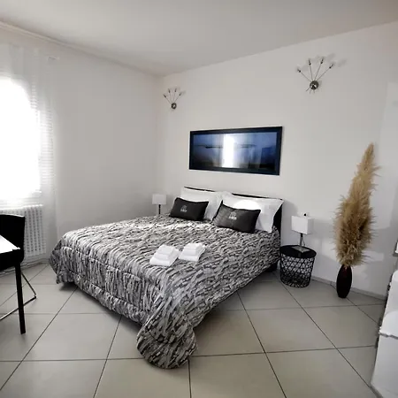 ベッド・アンド・ブレックファスト Gan Eden 3*